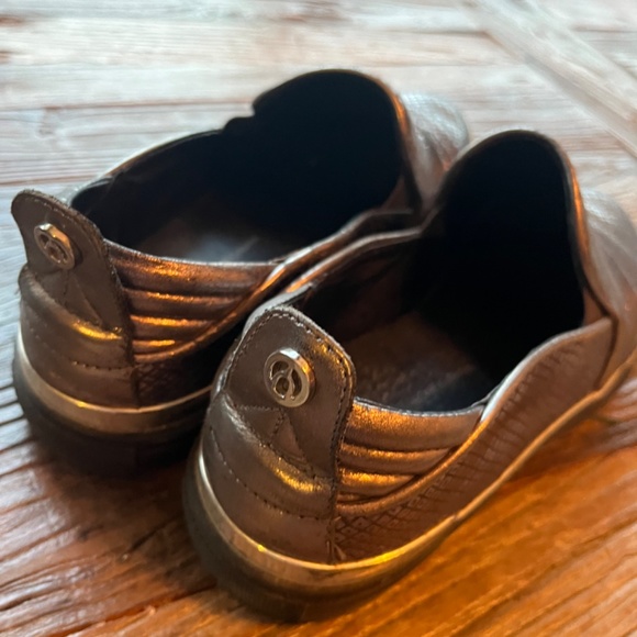 Gray metallic Wishbone Collection loafers - Picture 3 of 3